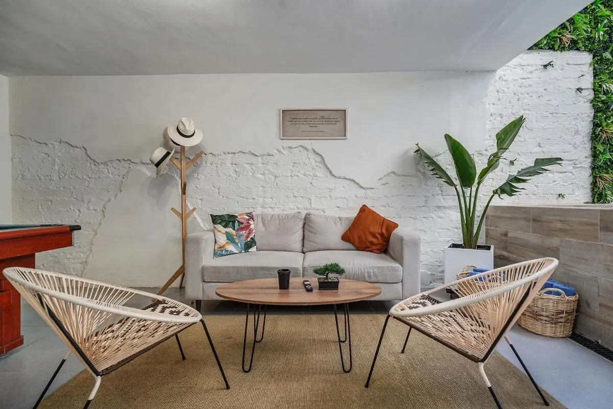 Nowa Makondo Apt - Large Jacuzzi And Ac On Main Provenza St Medellin 0*,  Colombia