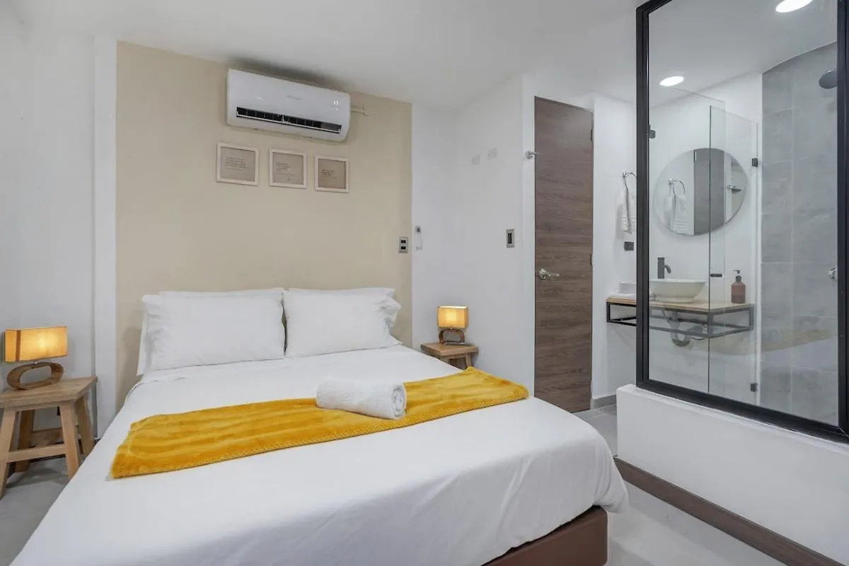 Apartment Nowa Makondo Apt - Large Jacuzzi And Ac On Main Provenza St Medellin