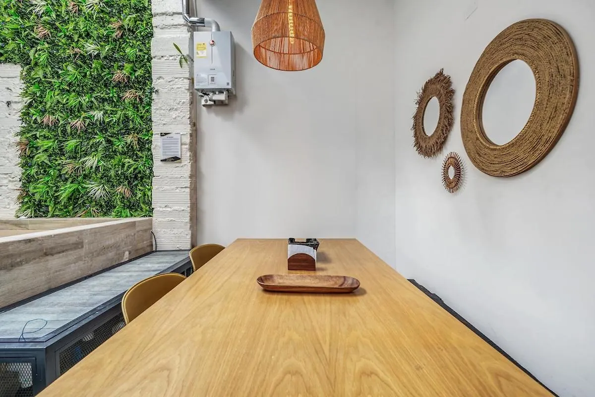 Nowa Makondo Apt - Large Jacuzzi And Ac On Main Provenza St 麦德林 0*,  哥伦比亚